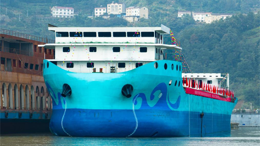 Maior graneleiro totalmente elétrico da China é lançado na China central