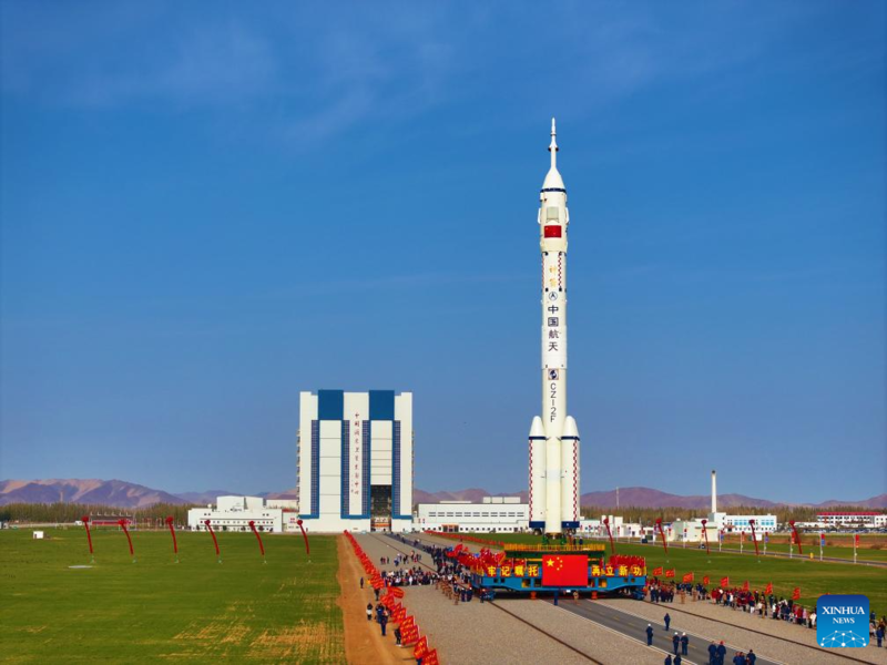 China se prepara para lançar nave espacial tripulada Shenzhou-21