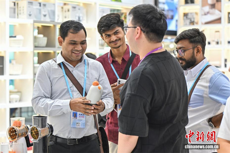 Encerrada segunda fase da 138ª Feira de Cantão, quase 240 mil consumidores estrangeiros marcam presença