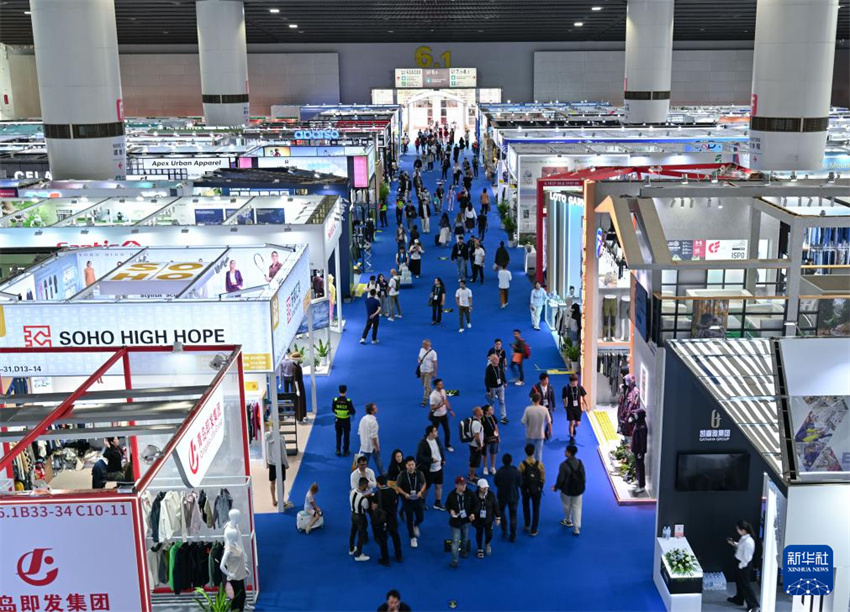 138ª Feira de Cantão encerra com número recorde de compradores estrangeiros