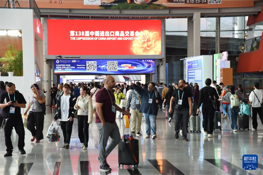 138ª Feira de Cantão encerra com número recorde de compradores estrangeiros