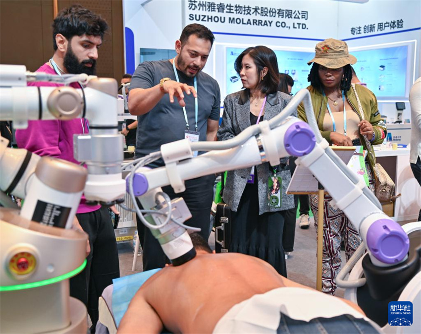 138ª Feira de Cantão encerra com número recorde de compradores estrangeiros