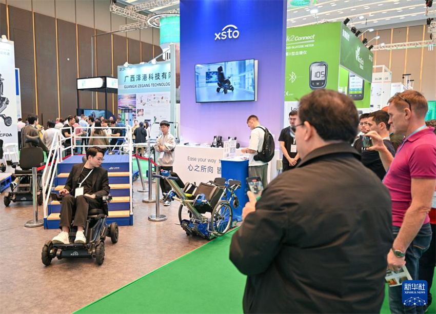 138ª Feira de Cantão encerra com número recorde de compradores estrangeiros