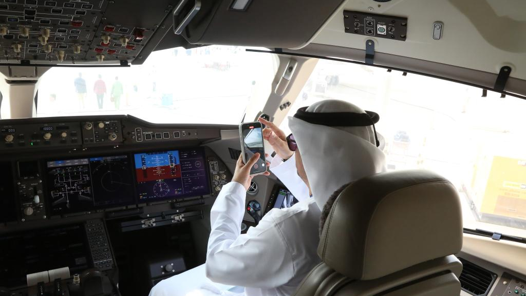 Dubai Airshow 2025 começa com estreia do C919 da China no Oriente Médio