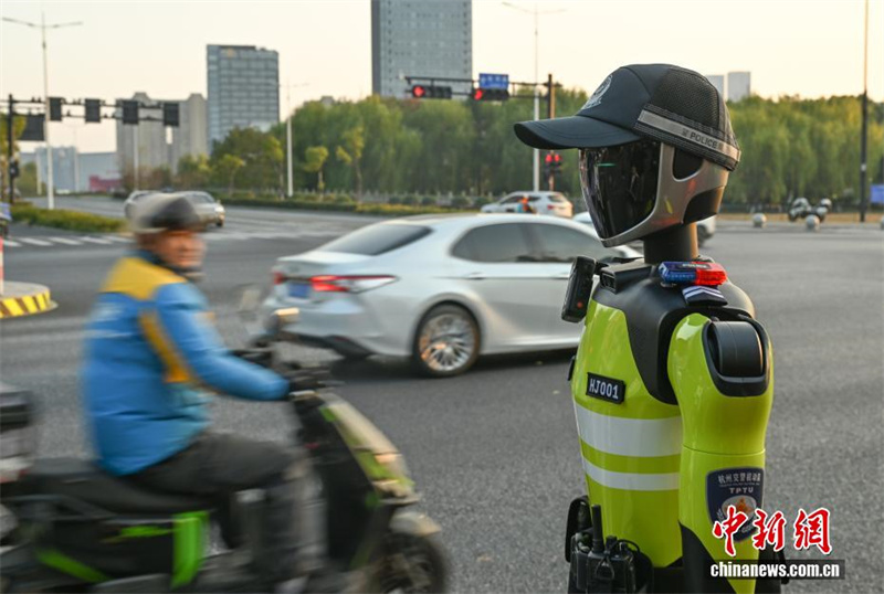 Hangzhou estreia primeiro agente de trânsito de IA