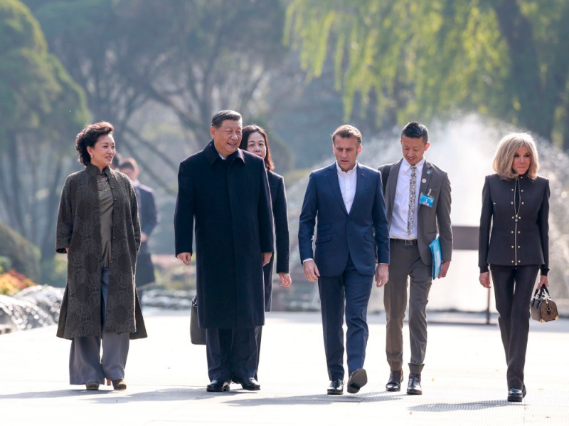 Xi Jinping e Macron realizam reunião informal na província chinesa de Sichuan