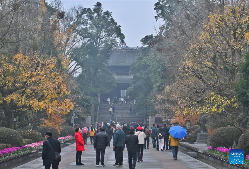 Visão detalhada do sistema de irrigação de Dujiangyan em Chengdu, China