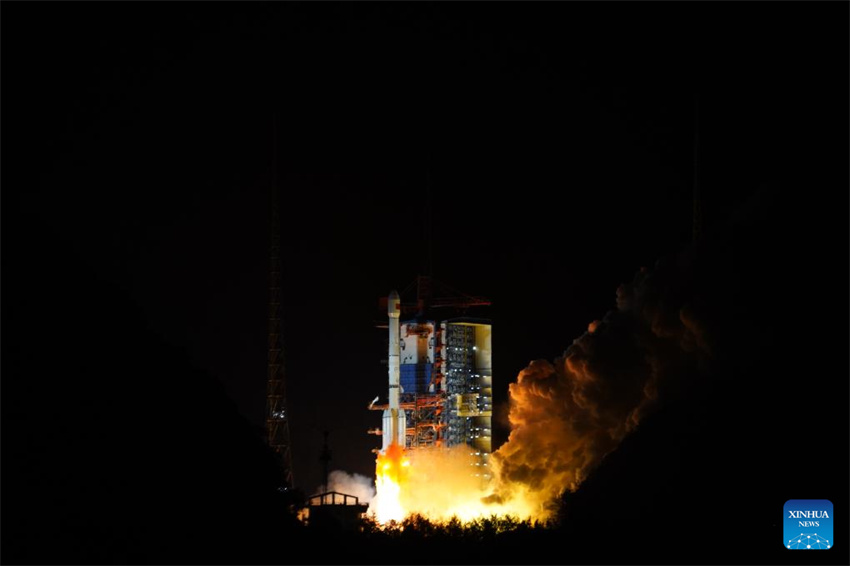 China lança novo satélite experimental para tecnologia de comunicação