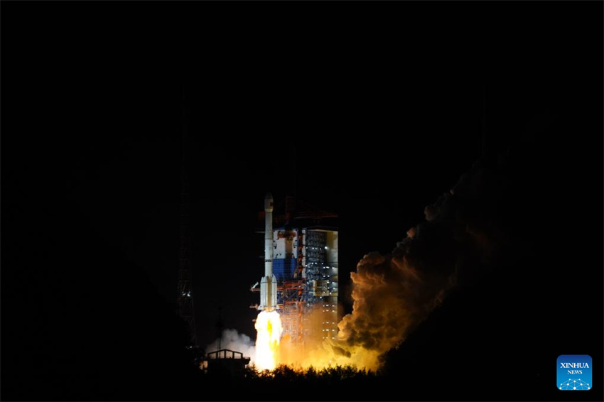 China lança novo satélite experimental para tecnologia de comunicação