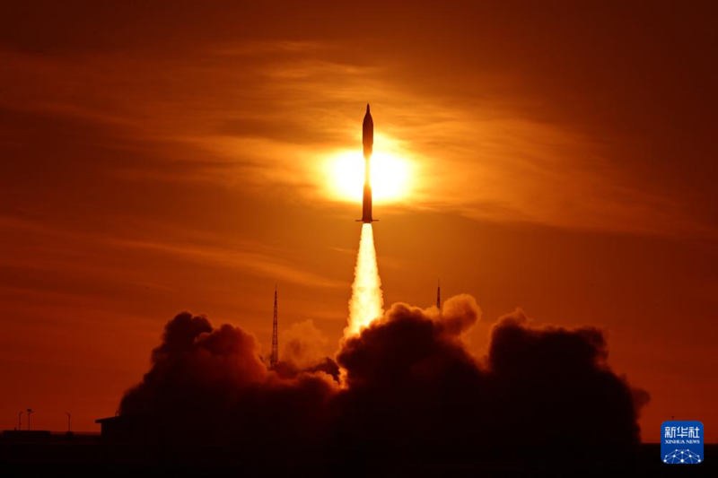 Foguete chinês Kuaizhou-11 lança nave comercial para experimentos espaciais