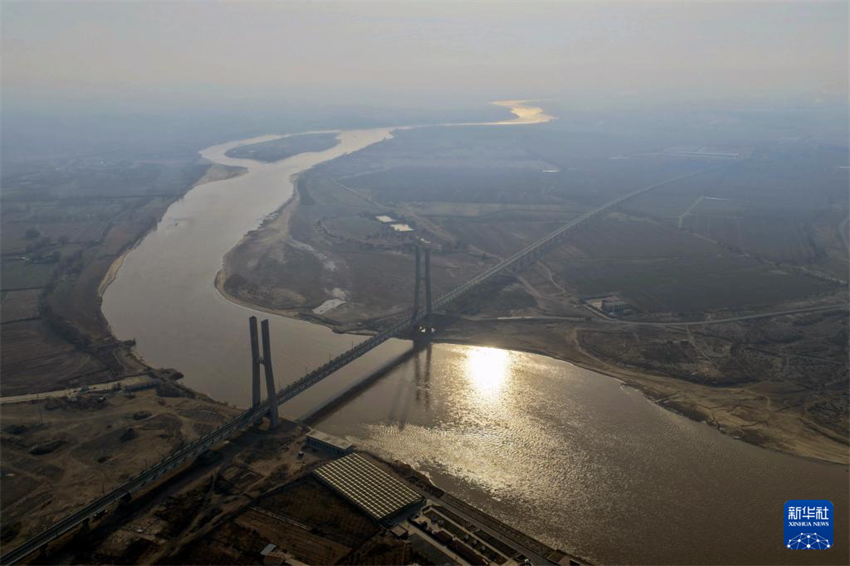 Ferrovia de alta velocidade Baotou-Yinchuan entra em plena operação