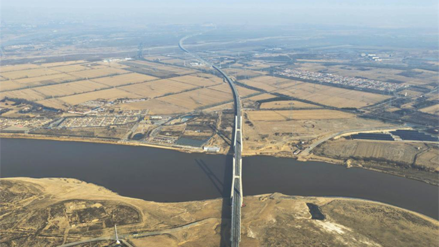 Ferrovia de alta velocidade Baotou-Yinchuan entra em plena operação