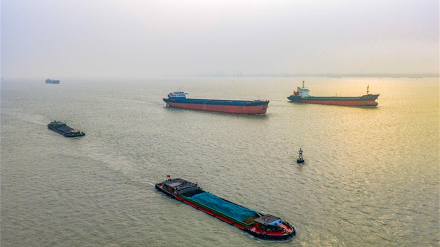 Portos ao longo do rio Yangtze lideram movimentação de carga entre vias navegáveis interiores do mundo