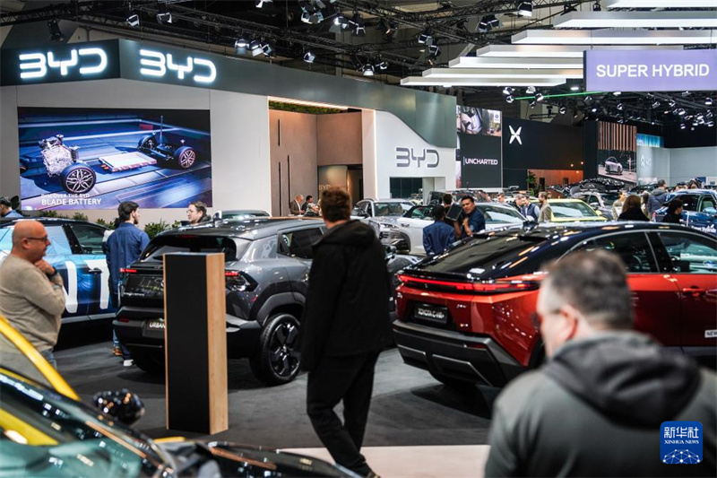 Carros elétricos chineses marcam presença no Salão Automóvel de Bruxelas 2026