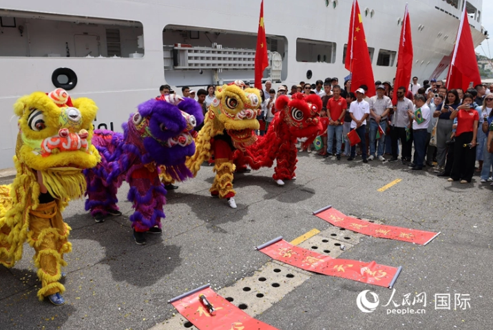 Navio-hospital da Marinha Chinesa visita o Brasil pela primeira vez