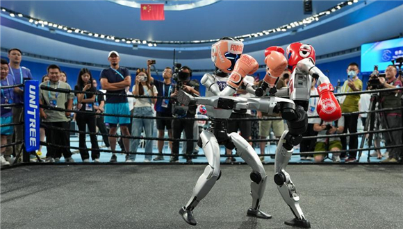 Startup chinesa de IA lidera ranking global de inteligência incorporada A startup chinesa Spirit AI anunciou que seu modelo de base de inteligência incorporada Spirit v1.5 agora ocupa o primeiro lugar no ranking RoboChallenge, uma plataforma de avaliação de robótica em ambiente real, superando um modelo líder dos Estados Unidos.De acordo com a classificação do RoboChallenge, o Spirit v1.5 alcançou uma pontuação total de 66,09 com uma taxa de sucesso de 50,33%, superando o modelo pi0.5 desenvolvido pela Physical Intelligence, empresa sediada nos EUA.