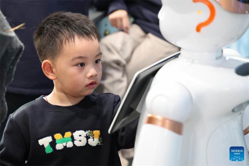 Shenzhen leva tecnologia de ponta aos consumidores com novos cenários de varejo