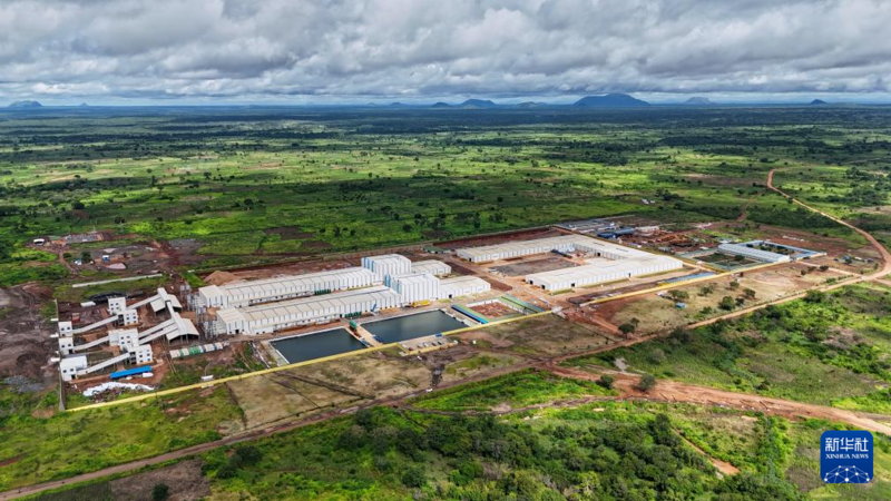 Presidente Chapo destaca agregação de valor na inauguração de fábrica de grafite em Moçambique