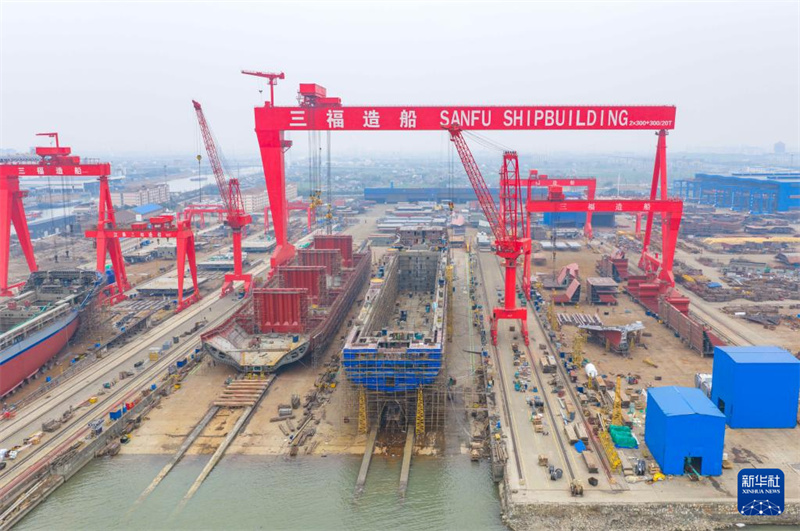 Setor naval chinês mantém liderança global em 2025