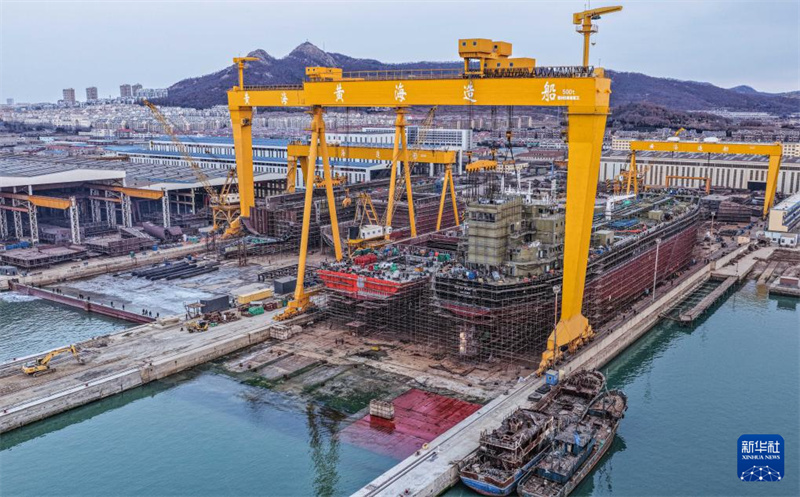 Setor naval chinês mantém liderança global em 2025