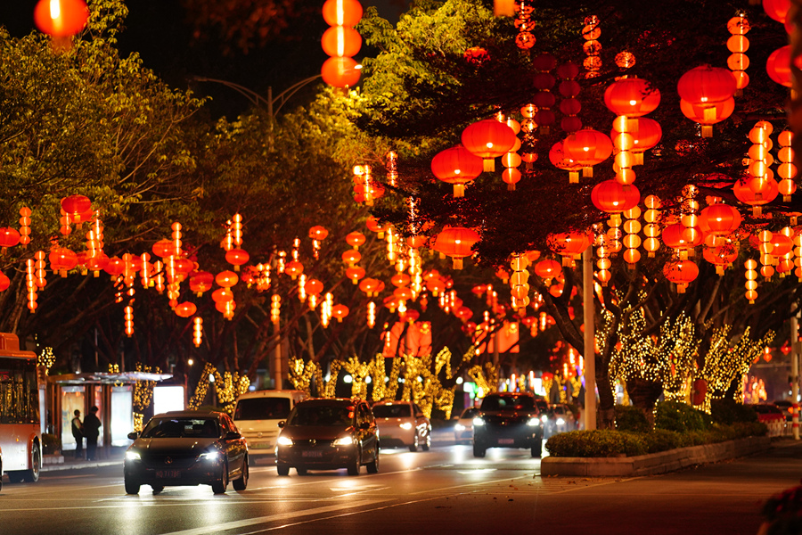 Xiamen se ilumina para receber Ano do Cavalo