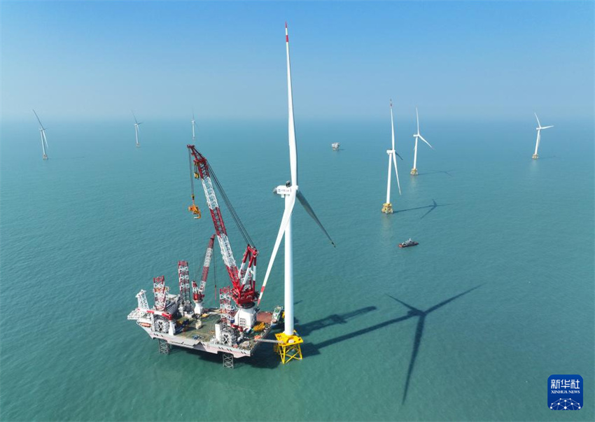 Turbina eólica offshore de 20 megawatts conectada à rede elétrica na área marítima do sul de Fujian
