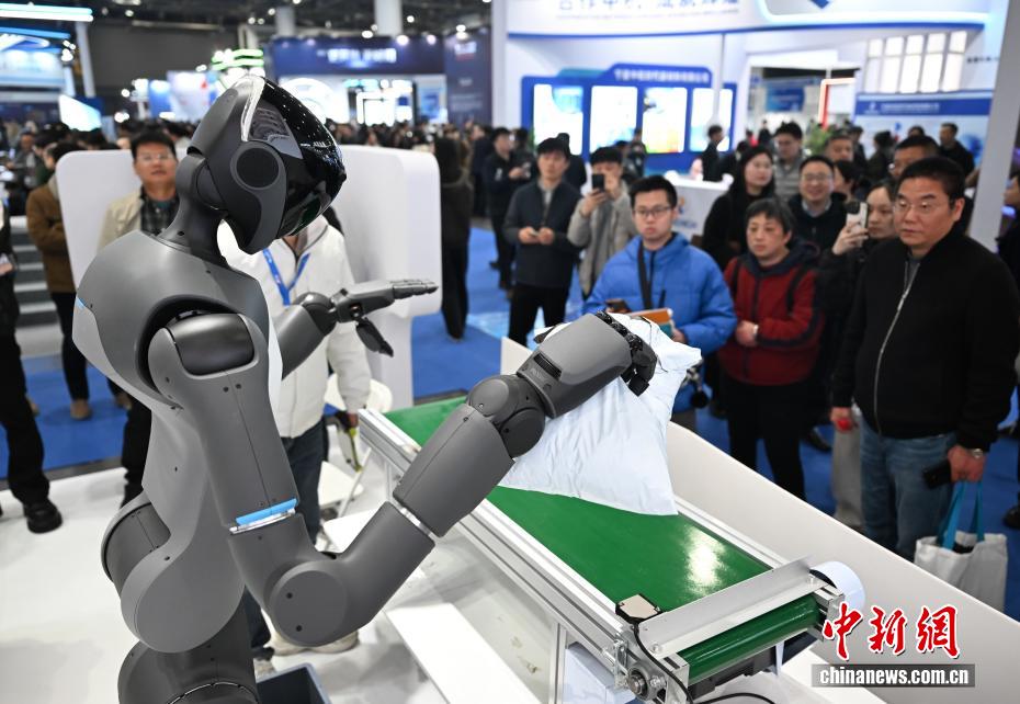 Feira de robôs humanoides realizada em Hangzhou