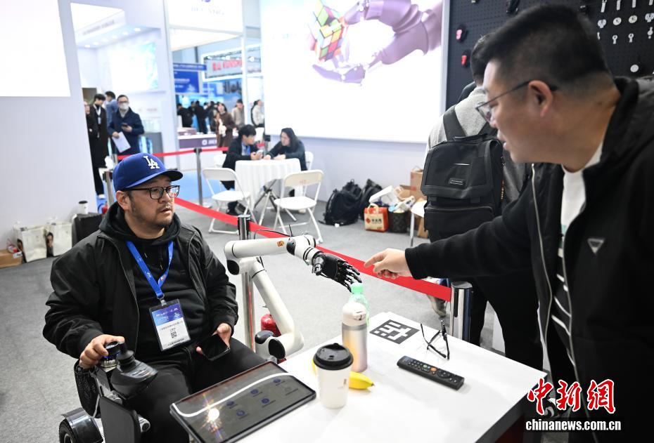 Feira de robôs humanoides realizada em Hangzhou