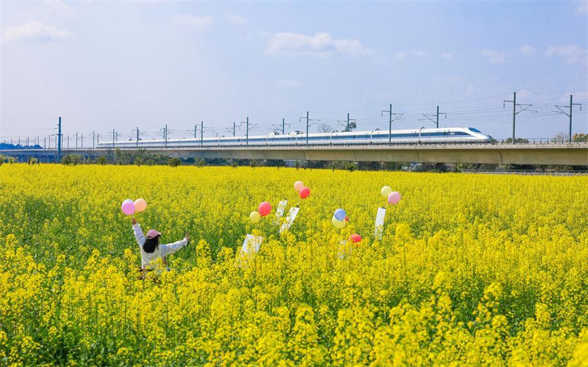 15º Plano Quinquenal garantirá avanço estável e de longo prazo da modernização chinesa