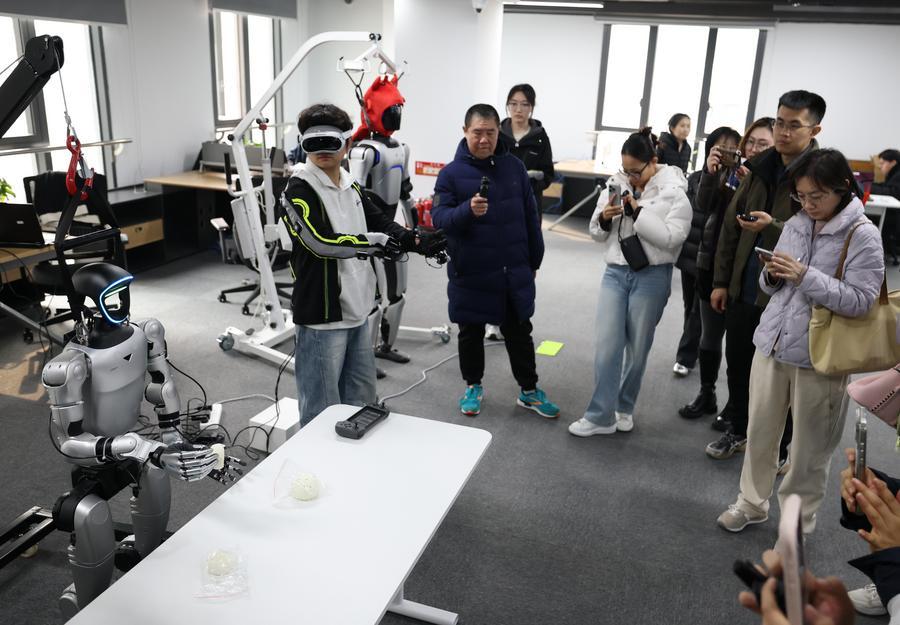 Tecnologia: escolas de robótica em Beijing impulsionam o treinamento de robôs humanoides