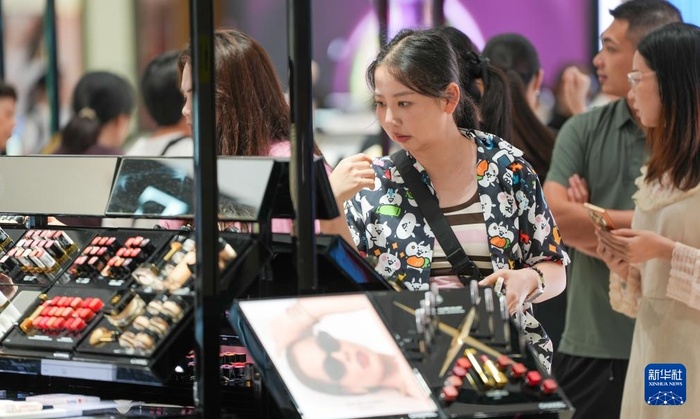 Vendas duty-free em Hainan ultrapassam 554 milhões de yuans durante feriado do Dia do Trabalho