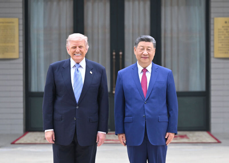 Xi Jinping e Trump realizam reunião privada em Beijing