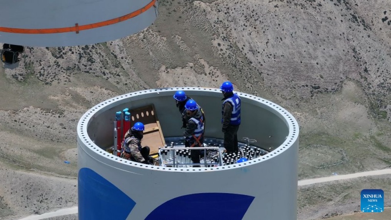 Turbina eólica instalada em alta altitude em Xizang