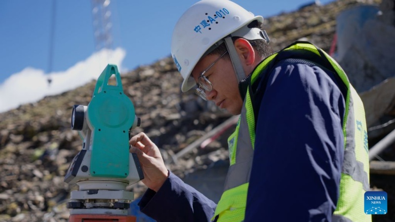 Turbina eólica instalada em alta altitude em Xizang