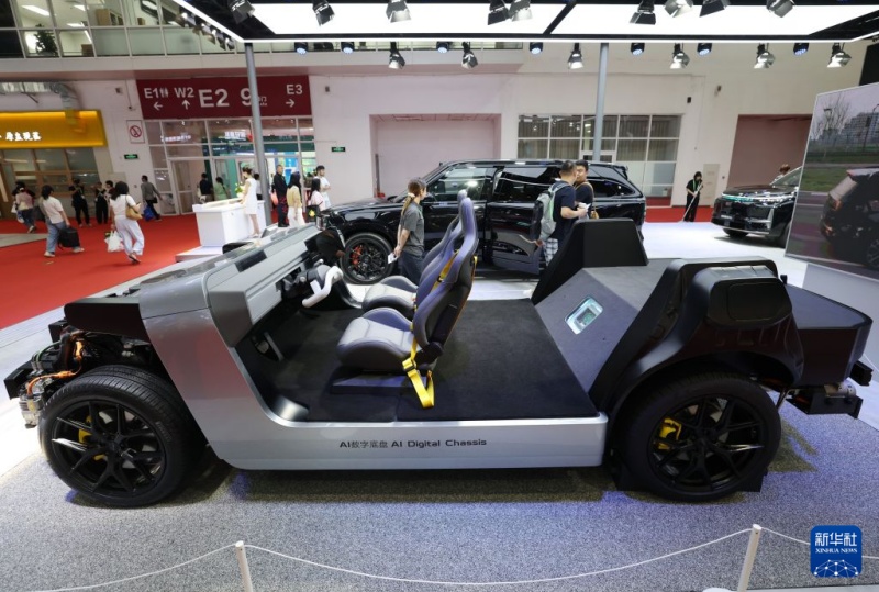 Inteligência artificial se destaca na 4ª Exposição Internacional da Cadeia de Suprimentos da China