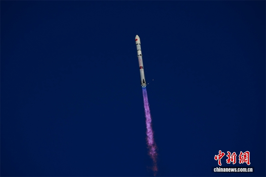 China lança Zhuque-3 e realiza sua primeira recuperação de foguete em terra