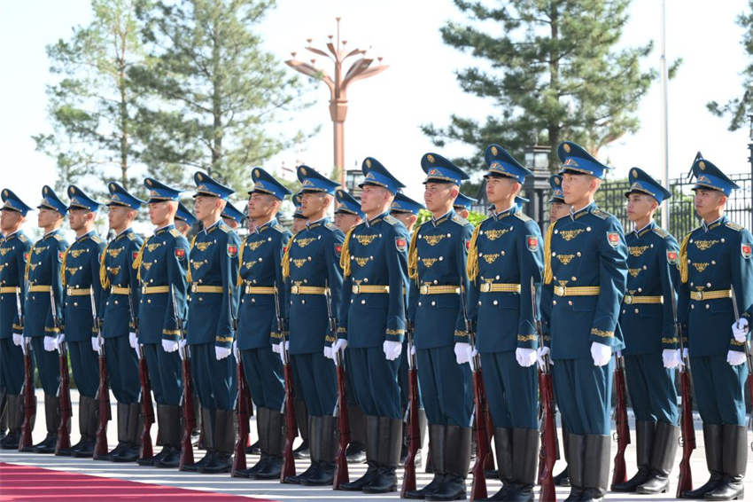 Xi Jinping e Japarov traçam novo rumo para relações China-Quirguistão