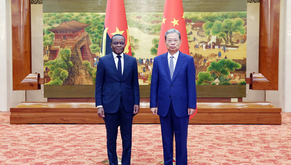 IChefe do Legislativo da China mantém conversas com presidente da Assembleia Nacional de AngolaZhao Leji, presidente do Comitê Permanente da Assembleia Popular Nacional (APN), manteve na sexta-feira conversas com o presidente da Assembleia Nacional de Angola, Adão de Almeida, em Beijing.