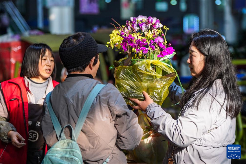 Flores festivas da “Capital Asiática das Flores” registram alta de vendas
