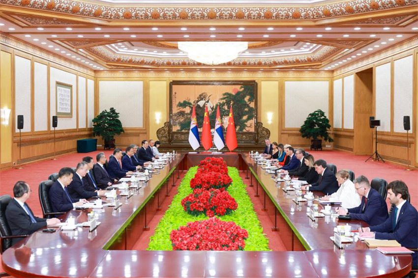 Xi Jinping pede que China e Sérvia promovam cooperação ampla
