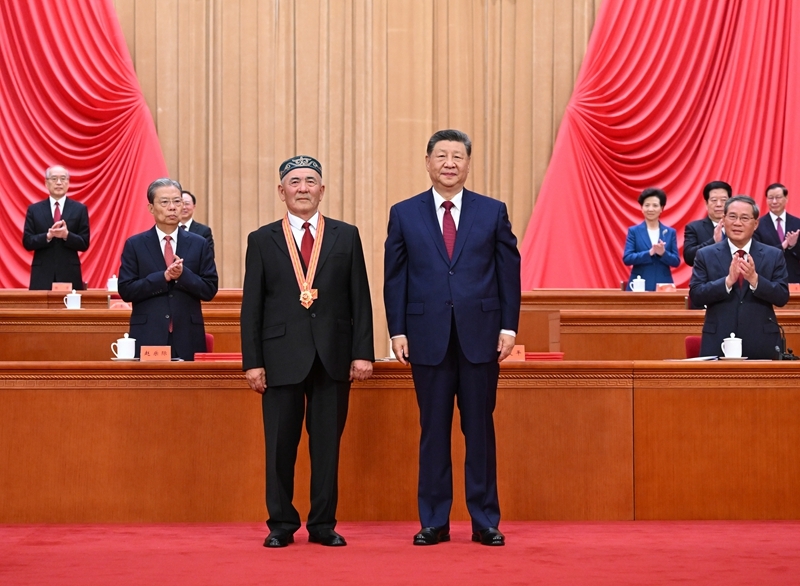 Xi Jinping elogia 
