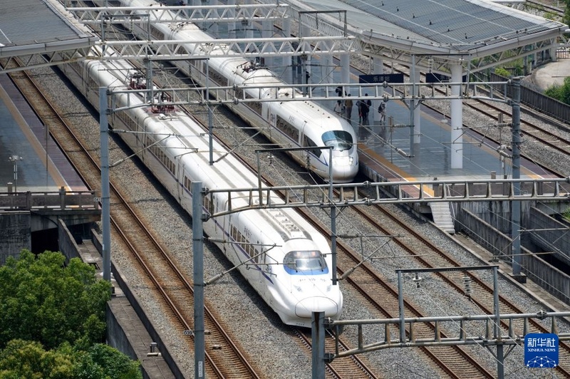 China inicia alta temporada de transporte ferroviário de passageiros no verão