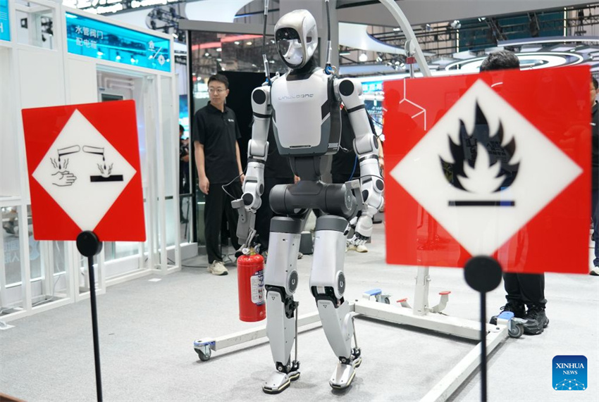 Robôs exibem diversas aplicações na Conferência Mundial de Robôs de 2026