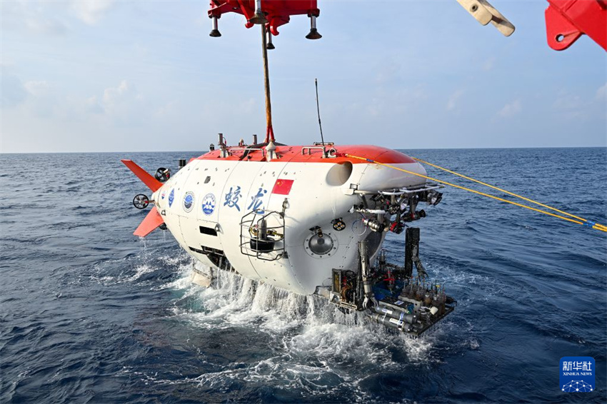 Submersível chinês Jiaolong conclui 467ª operação de mergulho