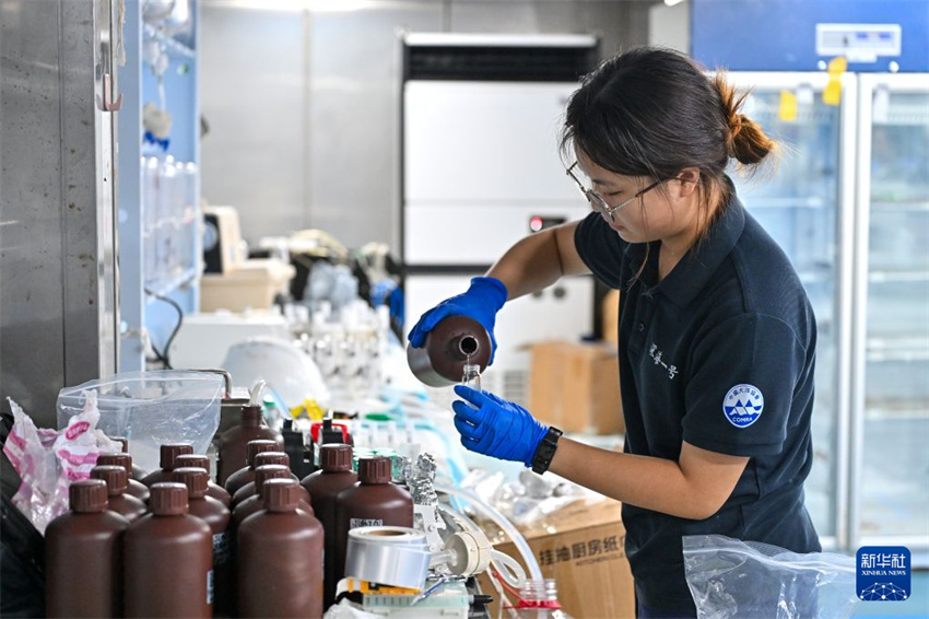 Submersível chinês Jiaolong conclui 467ª operação de mergulho
