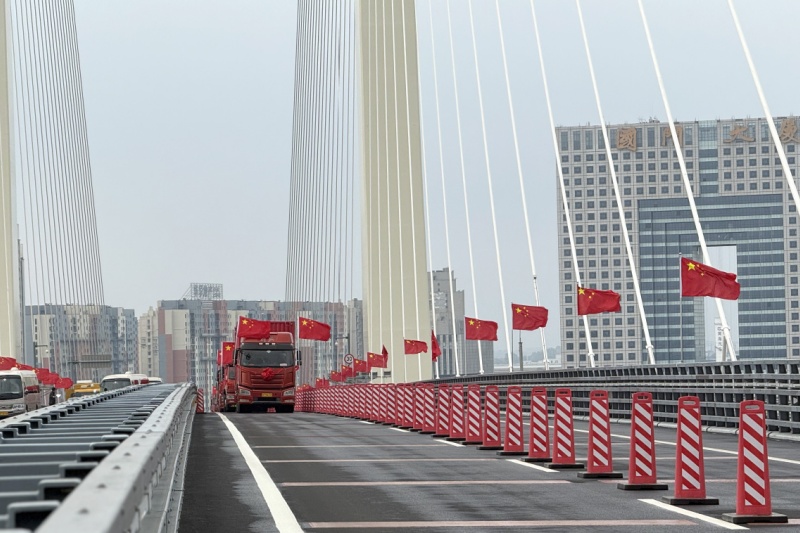 Nova ponte na fronteira entre a China e a RPDC, sobre o rio Yalu, é aberta ao tráfego
