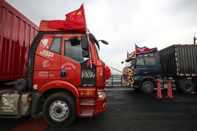 Nova ponte na fronteira entre a China e a RPDC, sobre o rio Yalu, é aberta ao tráfego